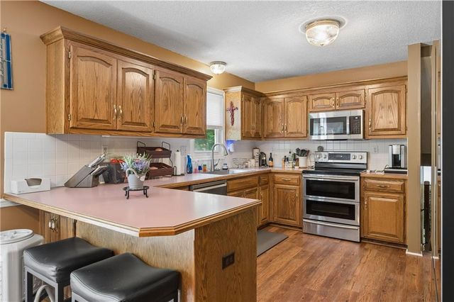 1007 NE 106th Court, Kansas City, MO 64155