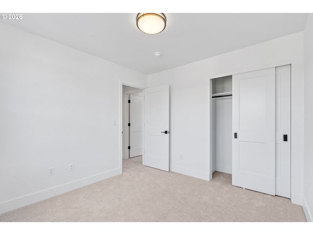 6491 Se Ramona St A, Portland, OR 97206