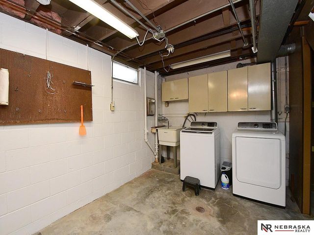 5320 S 52nd Street, Omaha, NE 68117