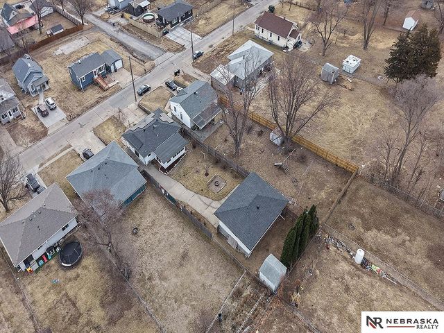 5320 S 52nd Street, Omaha, NE 68117