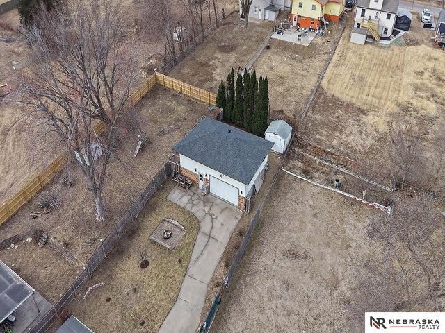 5320 S 52nd Street, Omaha, NE 68117