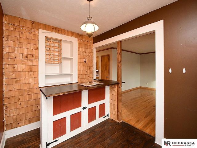 5320 S 52nd Street, Omaha, NE 68117