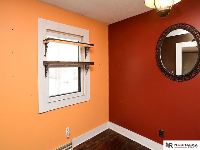 5320 S 52nd Street, Omaha, NE 68117