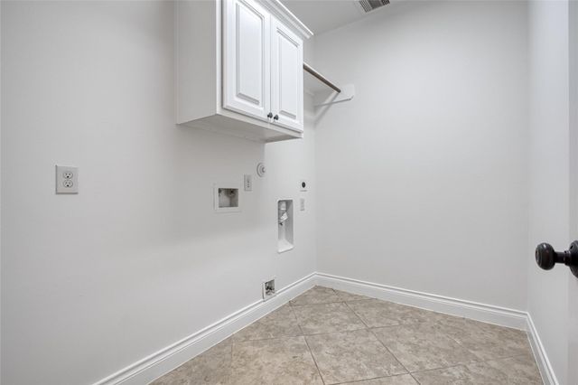 5914 Ravens Mill Court, Sugar Land, TX 77479