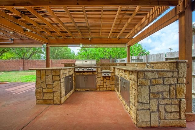 5914 Ravens Mill Court, Sugar Land, TX 77479