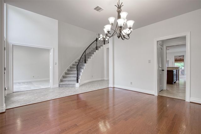 5914 Ravens Mill Court, Sugar Land, TX 77479