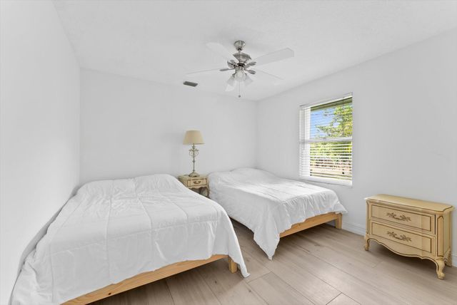 13461 72nd Court N, The Acreage, FL 33412