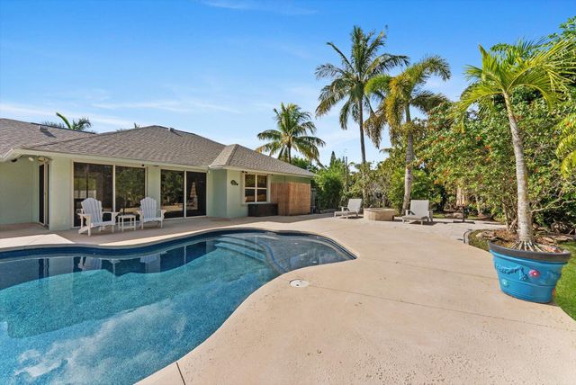 13461 72nd Court N, The Acreage, FL 33412