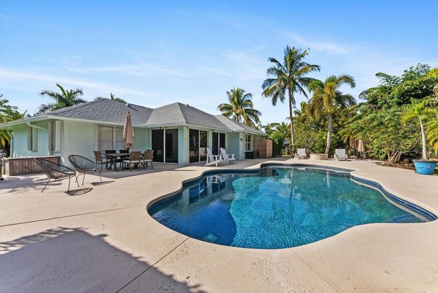 13461 72nd Court N, The Acreage, FL 33412