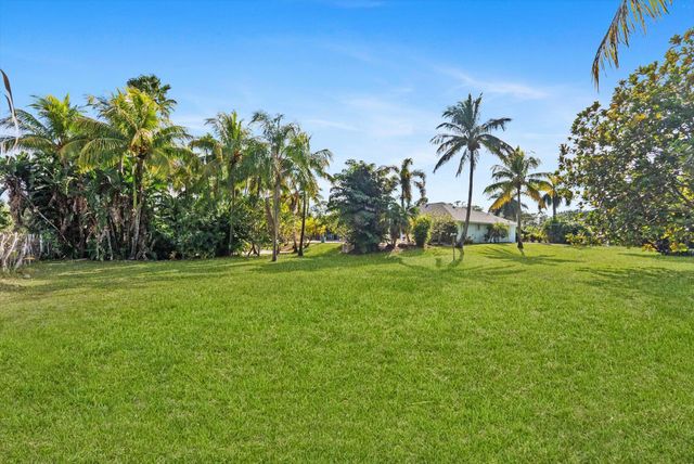 13461 72nd Court N, The Acreage, FL 33412