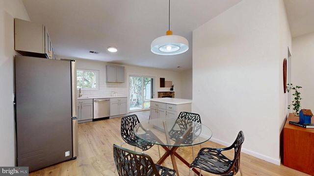 1544 HIDDENBROOK DR, Herndon, VA 20170