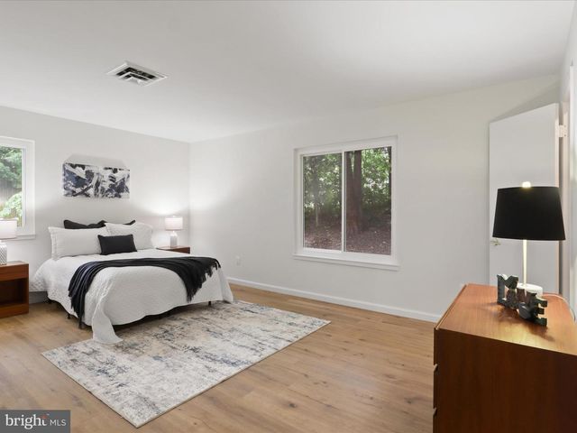 1544 HIDDENBROOK DR, Herndon, VA 20170