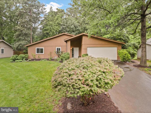 1544 HIDDENBROOK DR, Herndon, VA 20170