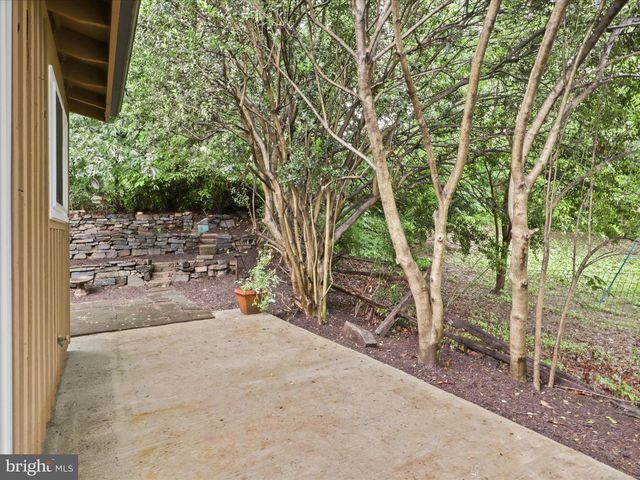 1544 HIDDENBROOK DR, Herndon, VA 20170