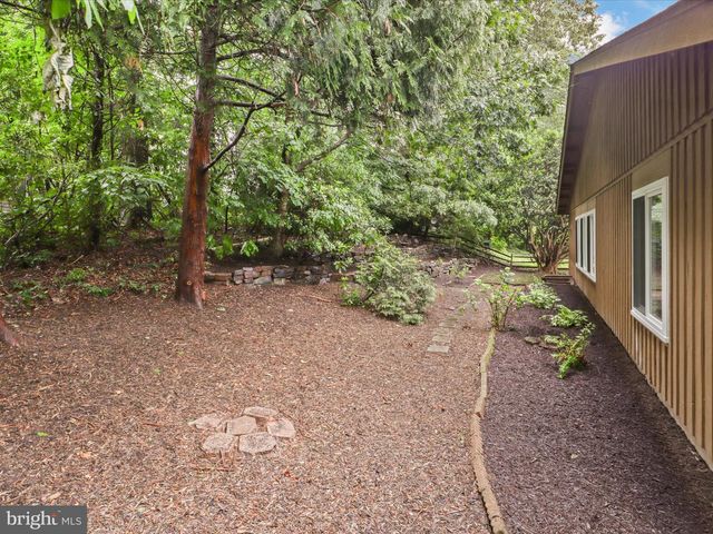 1544 HIDDENBROOK DR, Herndon, VA 20170