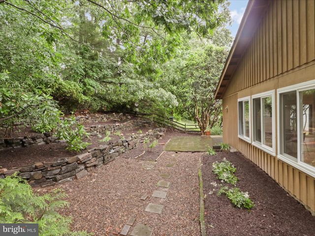 1544 HIDDENBROOK DR, Herndon, VA 20170