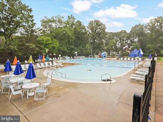 1544 HIDDENBROOK DR, Herndon, VA 20170