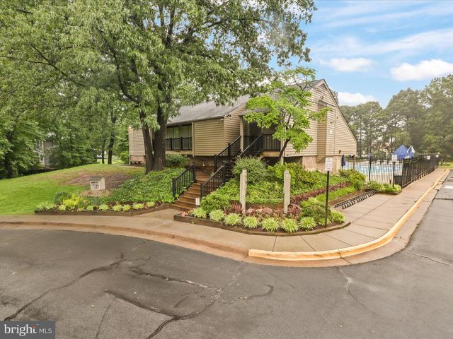 1544 HIDDENBROOK DR, Herndon, VA 20170