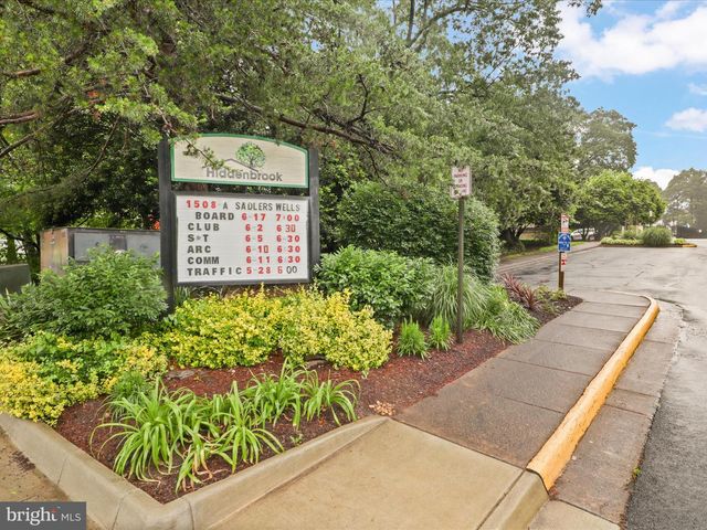 1544 HIDDENBROOK DR, Herndon, VA 20170