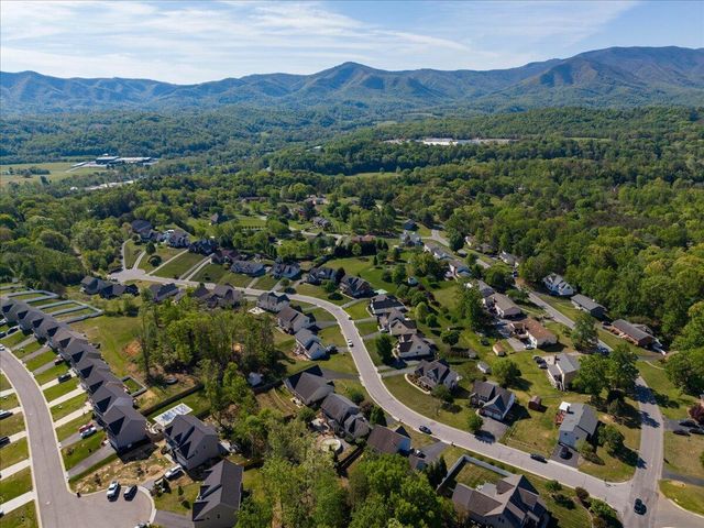 5177 Arrowhead TRL, Salem, VA 24153