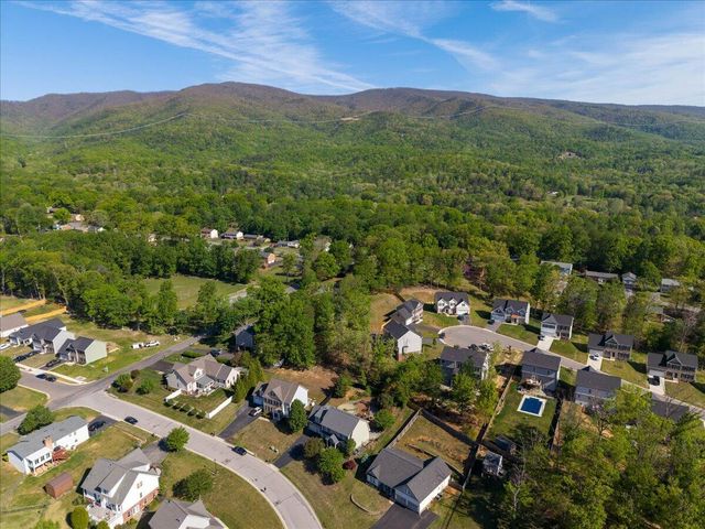 5177 Arrowhead TRL, Salem, VA 24153