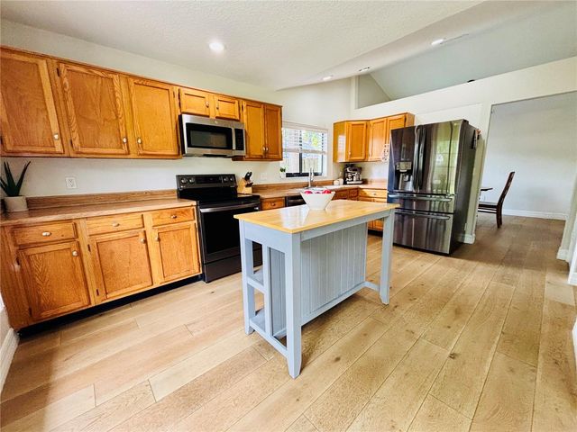 1045 SHAFFER TRAIL, Oviedo, FL 32765