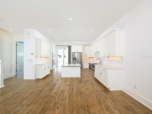 516 LAUREL PARK DRIVE, Sarasota, FL 34236