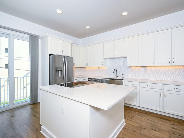 516 LAUREL PARK DRIVE, Sarasota, FL 34236