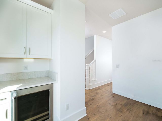 516 LAUREL PARK DRIVE, Sarasota, FL 34236