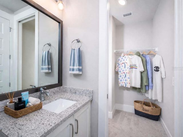 516 LAUREL PARK DRIVE, Sarasota, FL 34236