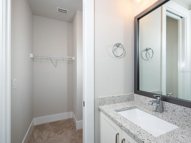 516 LAUREL PARK DRIVE, Sarasota, FL 34236