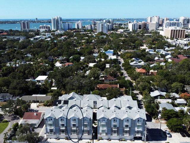 516 LAUREL PARK DRIVE, Sarasota, FL 34236