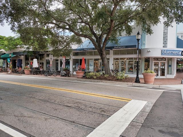 516 LAUREL PARK DRIVE, Sarasota, FL 34236