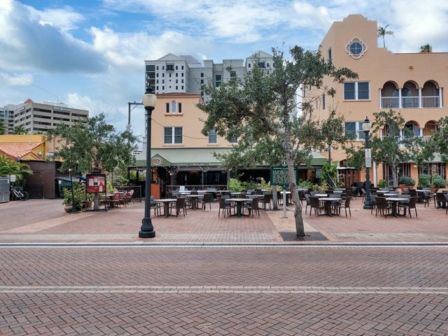 516 LAUREL PARK DRIVE, Sarasota, FL 34236