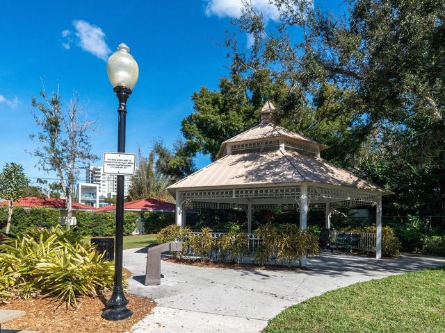 516 LAUREL PARK DRIVE, Sarasota, FL 34236