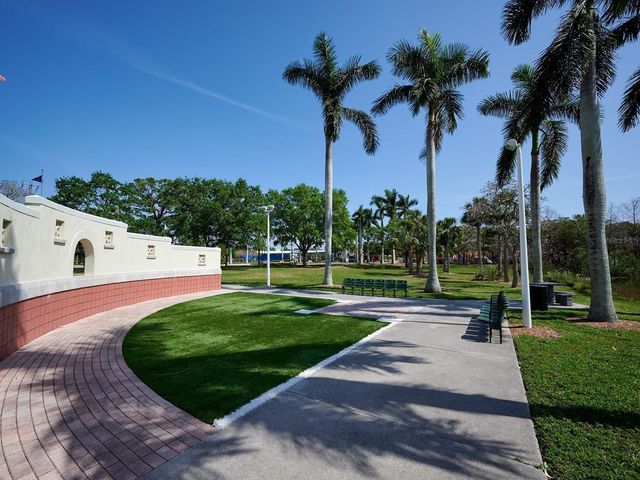 516 LAUREL PARK DRIVE, Sarasota, FL 34236