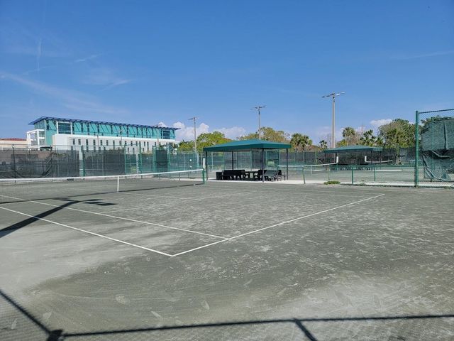 516 LAUREL PARK DRIVE, Sarasota, FL 34236