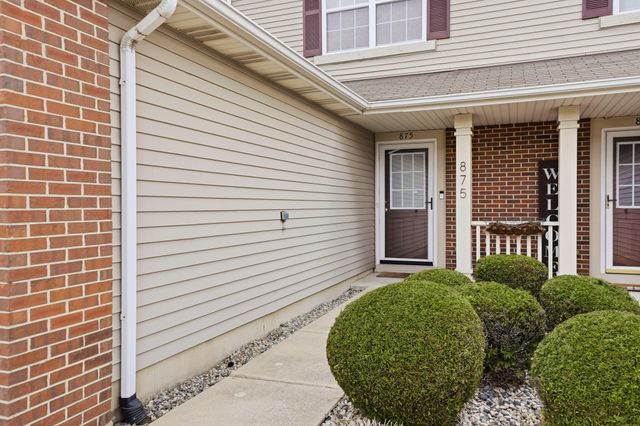 875 Flagstone Drive, Dyer, IN 46311