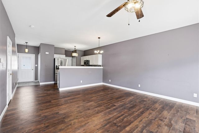 875 Flagstone Drive, Dyer, IN 46311