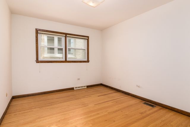 1316 N Northwest Highway, Park Ridge, IL 60068