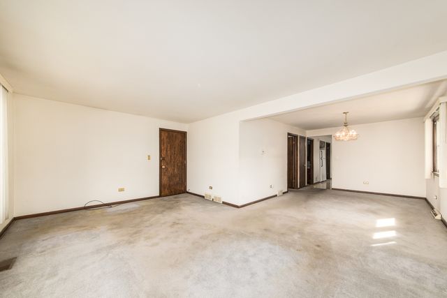 1316 N Northwest Highway, Park Ridge, IL 60068