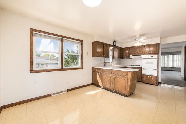 1316 N Northwest Highway, Park Ridge, IL 60068