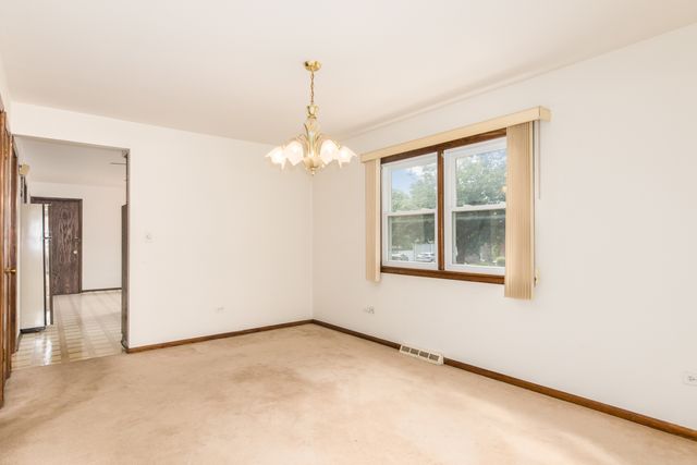 1316 N Northwest Highway, Park Ridge, IL 60068