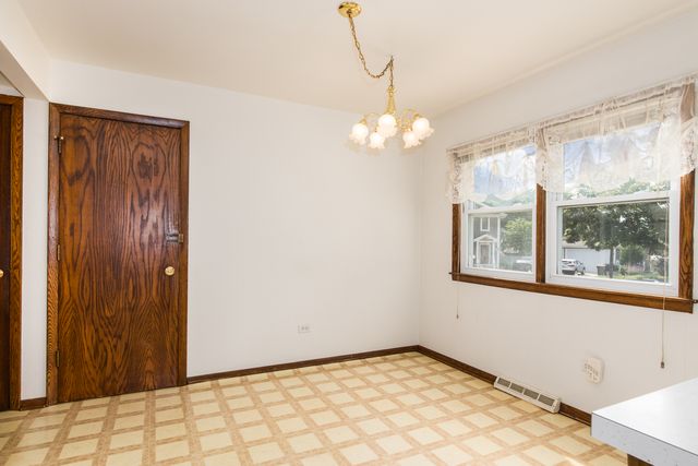 1316 N Northwest Highway, Park Ridge, IL 60068