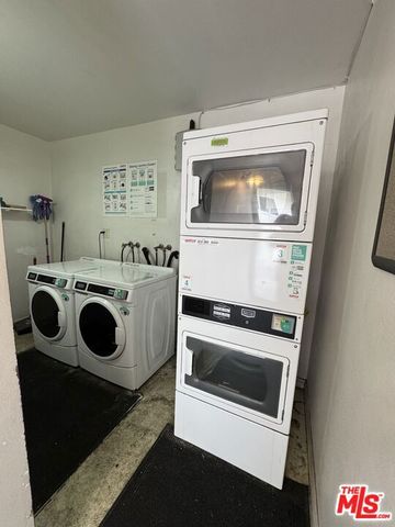 563 E Hazel Street 6, Inglewood, CA 90302