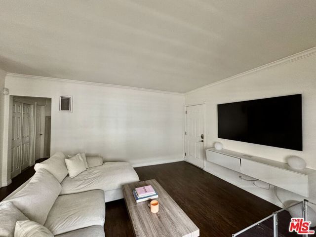 563 E Hazel Street 6, Inglewood, CA 90302