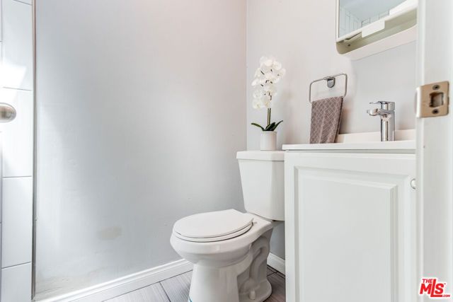 563 E Hazel Street 6, Inglewood, CA 90302