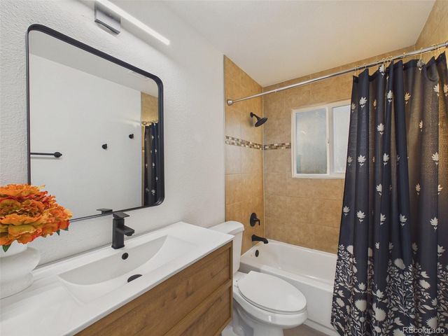 5519 Chandler Court, Denver, CO 80239