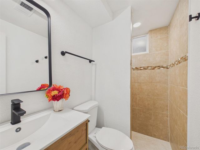 5519 Chandler Court, Denver, CO 80239