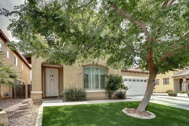 1120 N CROSSCREEK Drive, Chandler, AZ 85225